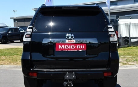 Toyota Land Cruiser Prado 150 рестайлинг 2, 2022 год, 5 615 000 рублей, 7 фотография
