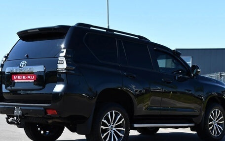 Toyota Land Cruiser Prado 150 рестайлинг 2, 2022 год, 5 615 000 рублей, 6 фотография