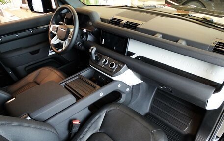 Land Rover Defender II, 2021 год, 6 000 000 рублей, 6 фотография