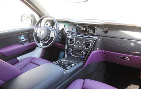 Rolls-Royce Cullinan, 2021 год, 34 500 000 рублей, 6 фотография