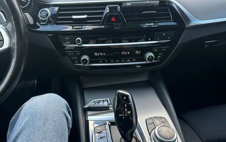 BMW 5 серия, 2018 год, 2 900 000 рублей, 11 фотография