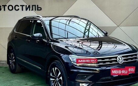Volkswagen Tiguan II, 2019 год, 1 990 000 рублей, 2 фотография