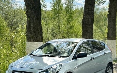 Hyundai Solaris II рестайлинг, 2012 год, 760 000 рублей, 1 фотография