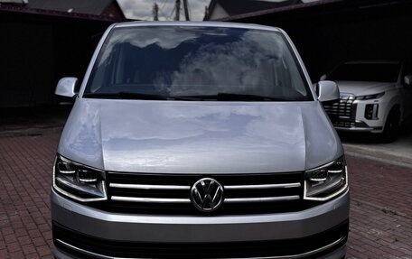 Volkswagen Multivan T6 рестайлинг, 2015 год, 3 050 000 рублей, 1 фотография