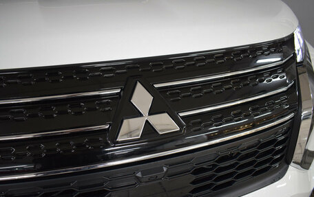 Mitsubishi Outlander, 2022 год, 5 350 000 рублей, 13 фотография