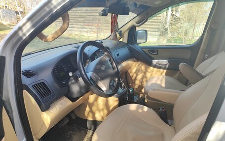 Hyundai Grand Starex Grand Starex I рестайлинг 2, 2008 год, 1 420 000 рублей, 17 фотография