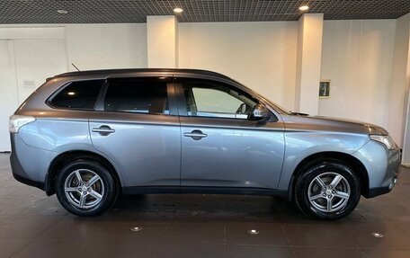 Mitsubishi Outlander III рестайлинг 3, 2012 год, 1 048 000 рублей, 2 фотография