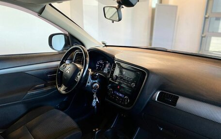Mitsubishi Outlander III рестайлинг 3, 2012 год, 1 048 000 рублей, 12 фотография
