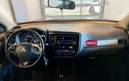 Mitsubishi Outlander III рестайлинг 3, 2012 год, 1 048 000 рублей, 9 фотография