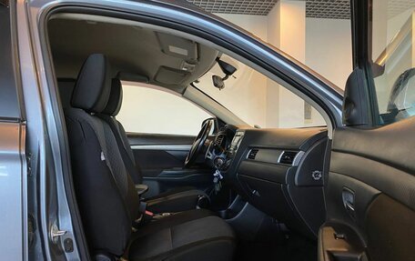 Mitsubishi Outlander III рестайлинг 3, 2012 год, 1 048 000 рублей, 28 фотография