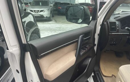 Toyota Land Cruiser 200, 2011 год, 3 900 000 рублей, 3 фотография