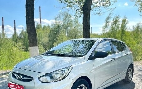 Hyundai Solaris II рестайлинг, 2012 год, 760 000 рублей, 3 фотография