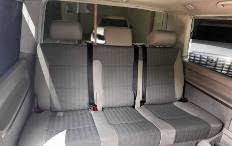 Volkswagen Multivan T6 рестайлинг, 2015 год, 3 050 000 рублей, 15 фотография