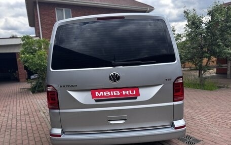 Volkswagen Multivan T6 рестайлинг, 2015 год, 3 050 000 рублей, 8 фотография