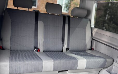 Volkswagen Multivan T6 рестайлинг, 2015 год, 3 050 000 рублей, 25 фотография