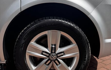 Volkswagen Multivan T6 рестайлинг, 2015 год, 3 050 000 рублей, 20 фотография