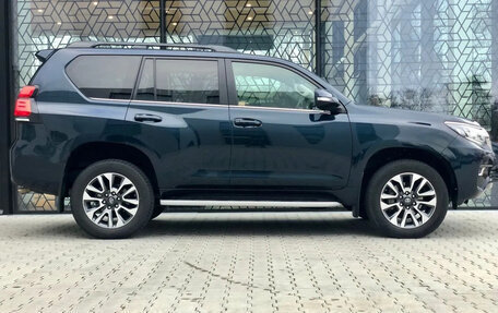 Toyota Land Cruiser Prado 150 рестайлинг 2, 2022 год, 5 775 000 рублей, 4 фотография