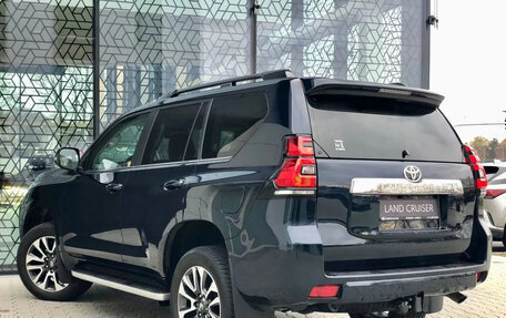 Toyota Land Cruiser Prado 150 рестайлинг 2, 2022 год, 5 775 000 рублей, 5 фотография