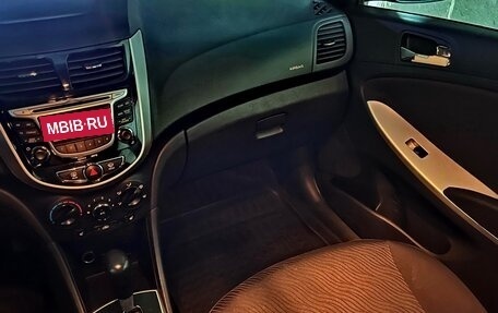 Hyundai Solaris II рестайлинг, 2011 год, 850 000 рублей, 13 фотография