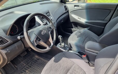 Hyundai Solaris II рестайлинг, 2016 год, 1 300 000 рублей, 10 фотография