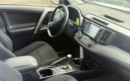 Toyota RAV4, 2018 год, 2 100 000 рублей, 4 фотография