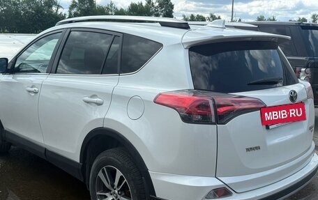 Toyota RAV4, 2018 год, 2 100 000 рублей, 2 фотография