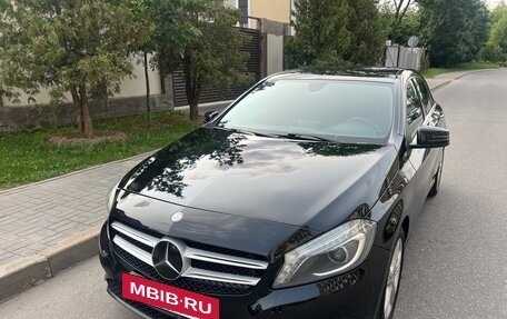 Mercedes-Benz A-Класс, 2015 год, 1 460 000 рублей, 15 фотография
