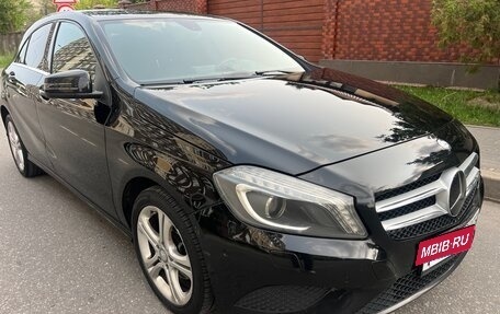Mercedes-Benz A-Класс, 2015 год, 1 460 000 рублей, 13 фотография