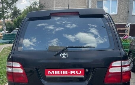 Toyota Land Cruiser 100 рестайлинг 2, 2004 год, 2 115 000 рублей, 7 фотография