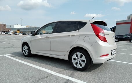 Hyundai Solaris II рестайлинг, 2015 год, 1 159 000 рублей, 23 фотография