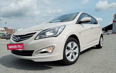 Hyundai Solaris II рестайлинг, 2015 год, 1 159 000 рублей, 18 фотография