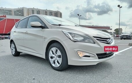 Hyundai Solaris II рестайлинг, 2015 год, 1 159 000 рублей, 27 фотография