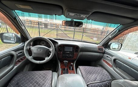 Toyota Land Cruiser 100 рестайлинг 2, 1998 год, 1 070 000 рублей, 10 фотография