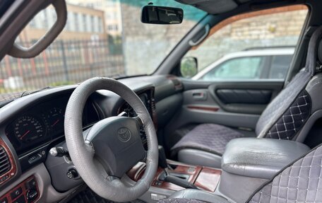 Toyota Land Cruiser 100 рестайлинг 2, 1998 год, 1 070 000 рублей, 9 фотография