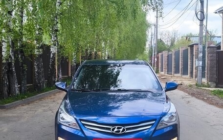 Hyundai Solaris II рестайлинг, 2015 год, 950 000 рублей, 2 фотография