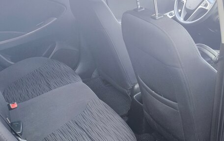 Hyundai Solaris II рестайлинг, 2015 год, 950 000 рублей, 11 фотография