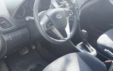 Hyundai Solaris II рестайлинг, 2015 год, 950 000 рублей, 10 фотография