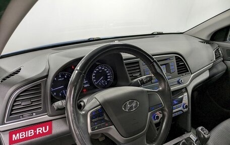 Hyundai Elantra VI рестайлинг, 2017 год, 1 250 000 рублей, 13 фотография