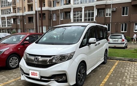 Honda Stepwgn IV, 2015 год, 2 000 000 рублей, 10 фотография