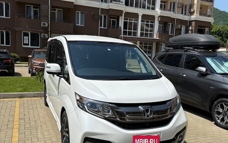 Honda Stepwgn IV, 2015 год, 2 000 000 рублей, 14 фотография
