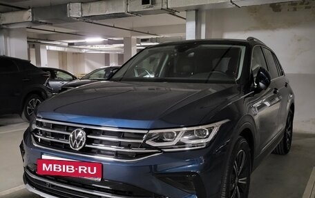Volkswagen Tiguan II, 2021 год, 3 799 000 рублей, 3 фотография