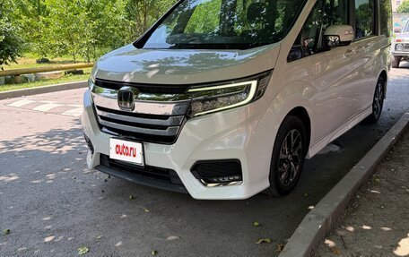 Honda Stepwgn IV, 2019 год, 2 500 000 рублей, 2 фотография