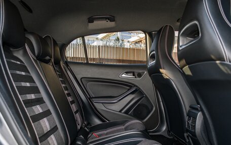 Mercedes-Benz GLA, 2019 год, 3 500 000 рублей, 29 фотография
