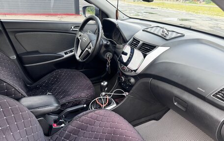 Hyundai Solaris II рестайлинг, 2012 год, 780 000 рублей, 14 фотография