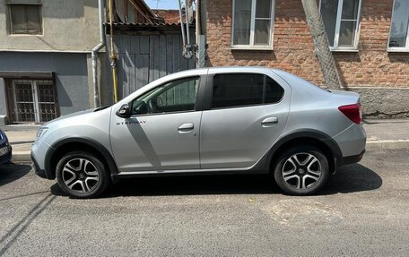 Renault Logan II, 2022 год, 1 300 000 рублей, 2 фотография