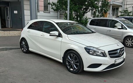 Mercedes-Benz A-Класс, 2013 год, 1 255 000 рублей, 2 фотография