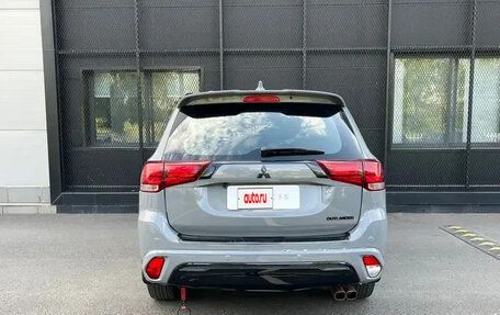Mitsubishi Outlander III рестайлинг 3, 2021 год, 1 800 000 рублей, 7 фотография
