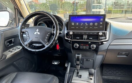 Mitsubishi Pajero IV, 2015 год, 2 400 000 рублей, 20 фотография