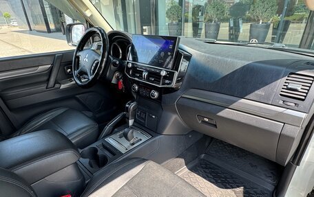 Mitsubishi Pajero IV, 2015 год, 2 400 000 рублей, 29 фотография