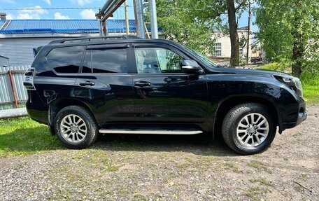 Toyota Land Cruiser Prado 150 рестайлинг 2, 2017 год, 4 260 000 рублей, 3 фотография